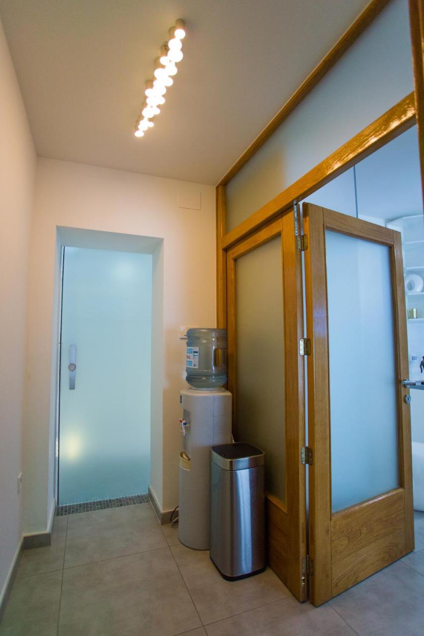 Apartment Plaza ----Wallbox 11Kw 16A ----- Private Spa- Jacuzzi, Infrared Sauna, Luxury Massage Chair, Parking, Entry With Pin 0 - 24H, Free Cancellation 24 Hours Before Check In Slavonski Brod Buitenkant foto