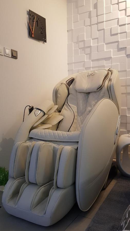 Apartment Plaza ----Wallbox 11Kw 16A ----- Private Spa- Jacuzzi, Infrared Sauna, Luxury Massage Chair, Parking, Entry With Pin 0 - 24H, Free Cancellation 24 Hours Before Check In Slavonski Brod Buitenkant foto